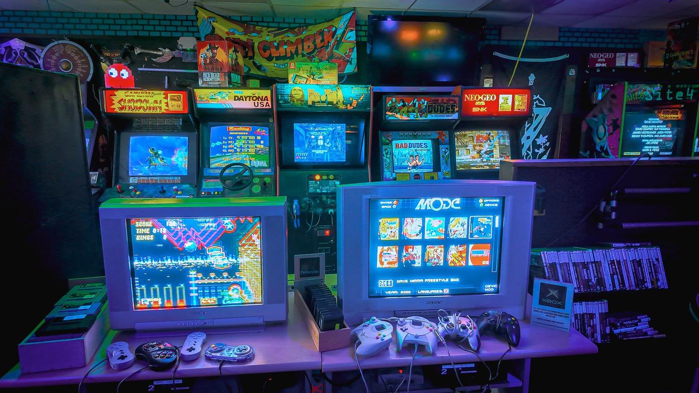 Retro console stations with CRT TVs